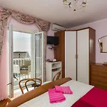 Tupina By Paulina - Comfort Double With Balcony And Sea View 1 米利尼